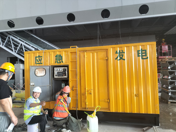 陵城怎样判断空气滤清器是否需要更换？