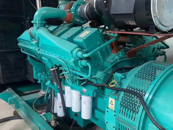 陵城更换100kW柴油发电机组机油时，需要注意哪些事项？