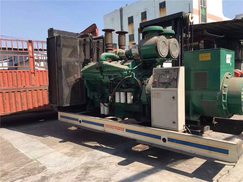 陵城如何判断柴油发电机组的机油温度是否达到了合适的预热温度？