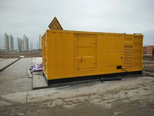 陵城合同中关于乙方责任导致工期延误的赔偿标准应该如何制定？